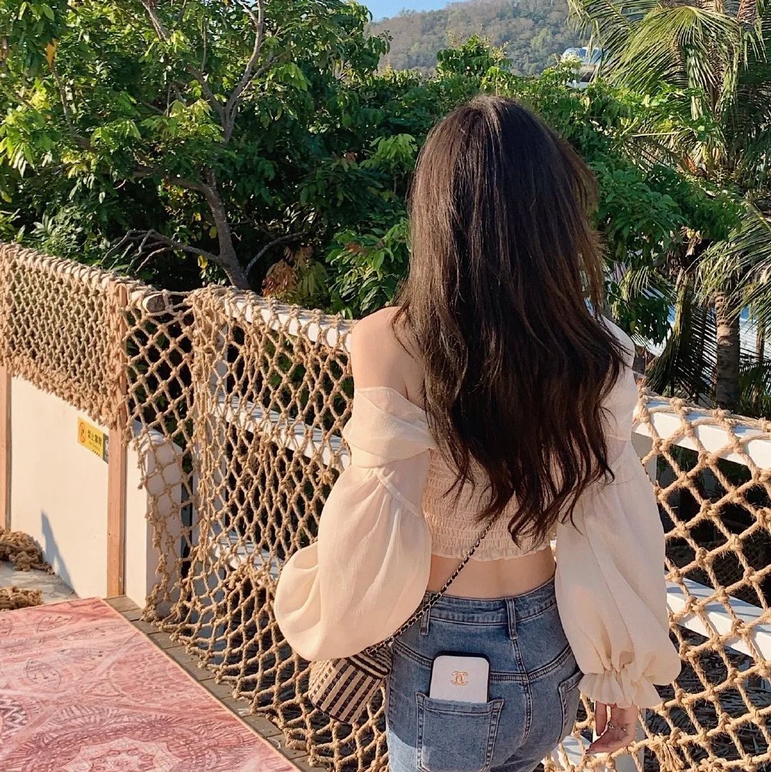 月光落在我身上